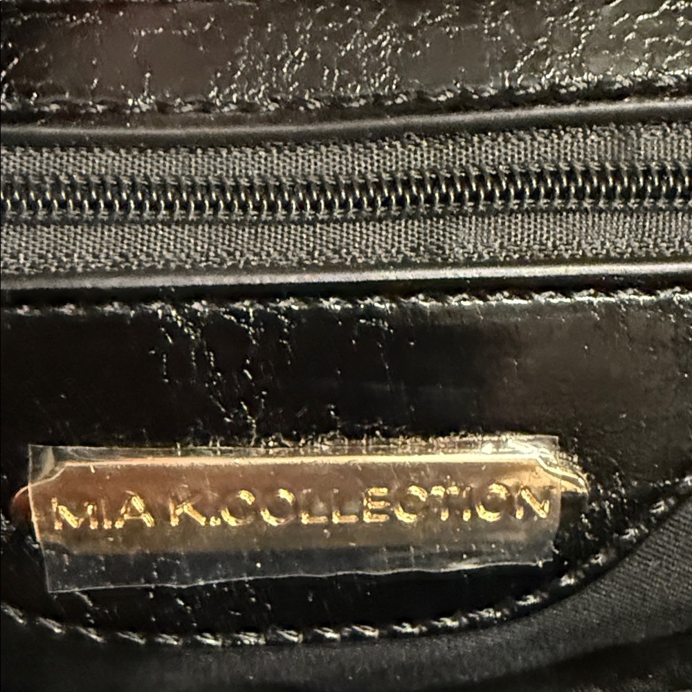 MIA K COLLECTION Chic Black Crossbody Bag with Gold Zipper Detail - Picture 8 of 11